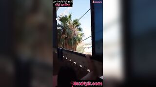 سكس مصري في البلكونة مصري ماسك بنت زي الجمل وشغال فيها نيك
