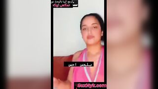 سكس لايف ام شامبو مولع بتحكي عن افضل وضعيه نيك تحبها وهي الدوجي
