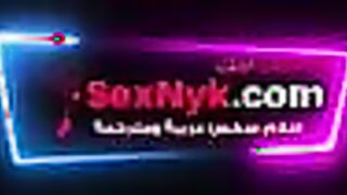 في الحمام مراهقة ترقص وتدلع وتقلع هدومها اخر شرمطة - سكس في الحمام