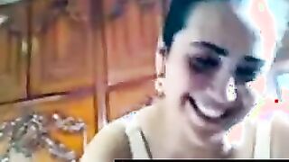 نيك خيانة مصرية تروح اصديق زوجها وتمص زبه الفحل