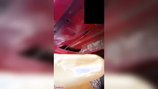 سواق ميكروباص مع بنت محرومة من النيك تلعب في زبه ويجيب البن في العربية