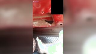 سواق ميكروباص مع بنت محرومة من النيك تلعب في زبه ويجيب البن في العربية