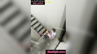 نيك في بير السلم الواد ماسك طيز بنت ملبنايه هريها نيك