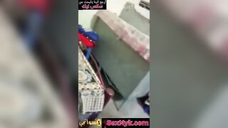 سكس فلاحة مصرية - ينيكها ويصورها وعايز يفضحها