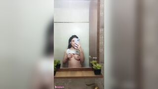 نودز بنت مصرية سخنة جسمها قشطة مع عود فرنساوي بتفشخ نفسها نيك مصري مولع