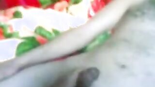 دوس هنا واتفرج علي فيديونيك مصرية فلاحة بس بزازها طيره هتدوخ سكس مصري