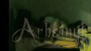 سكس بلدي صعيدي مصري حقيقي لابس جلابيه ورايح شغاله دعارة علشان ينيكها