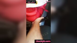 مصري في المكروباص يتحرش بطيز مصرية لابسة احمر مثيير افلام سكس مصري