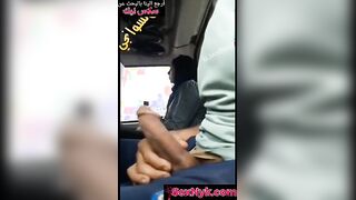 مصري متحرش في المواصلات يطلع زبه ويضرب عشرة قدام بنت محجبة سكس مصري